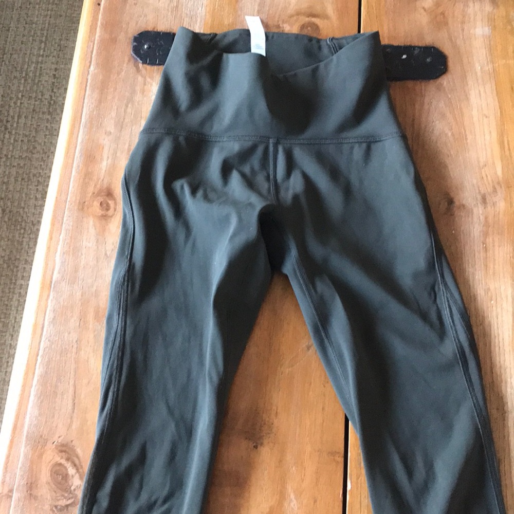 Lululemon sz 2 ankle length leggings